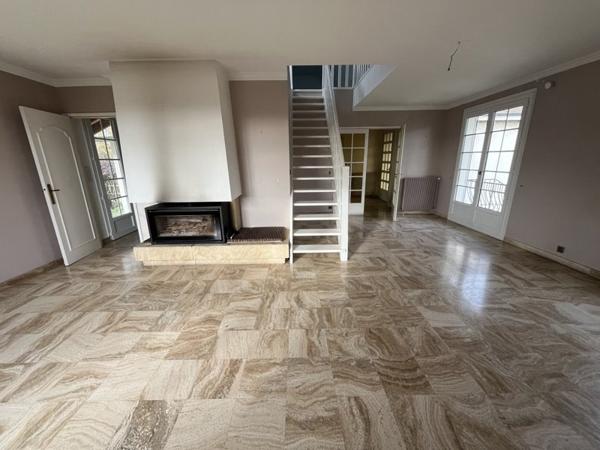 Maison à vendre |  La Souterraine |  10 pièces | 278 m²