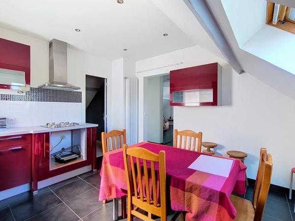 Location                                                      Appartement
                        
                     3 pièces                      43 m2                     à Villeneuve-Saint-Georges