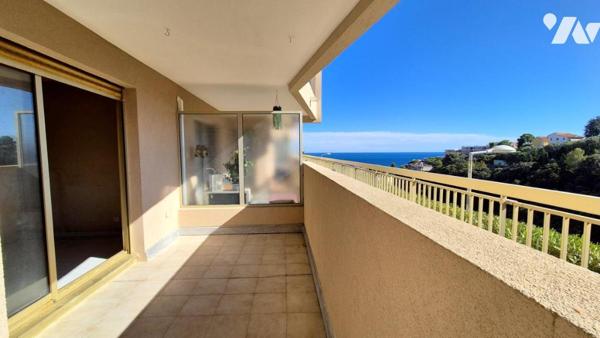 Fabron / Bd Montréal - Un appartement de 2 Pièces rénové avec terrasse, parking et vue mer !