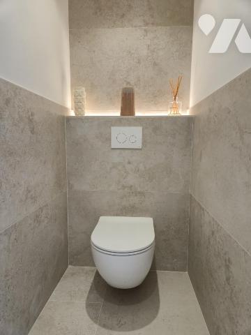 Fabron / Bd Montréal - Un appartement de 2 Pièces rénové avec terrasse, parking et vue mer !