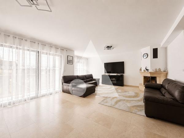 Maison 7 pièces 244 m2