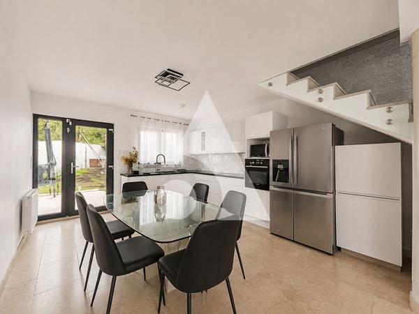 Maison 7 pièces 244 m2