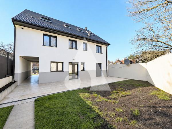 Maison 7 pièces 244 m2