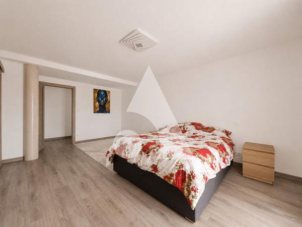 Maison 7 pièces 244 m2