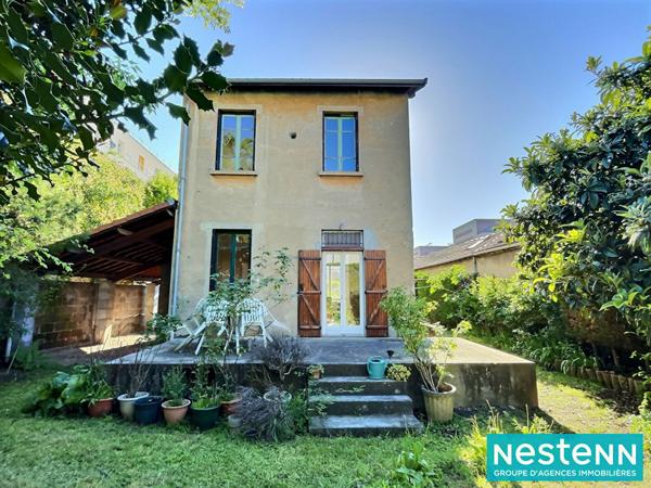 Maison Venissieux 4 pièce(s) 74 m2 - Terrain de 442m² située au calme au fond d'une impasse