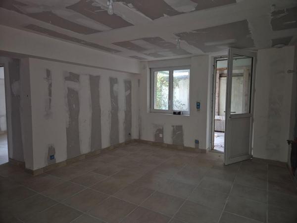 Ensemble immobilier 250 m² - Local commercial et deux logements - Hyper centre de Romorantin