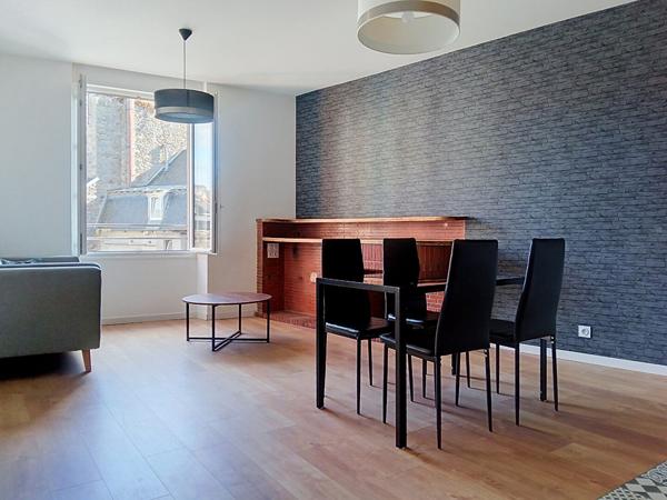 SAINT-BRIEUC CENTRE - IMMEUBLE DE RAPPORT - 5 APPARTEMENTS MEUBLÉS - BON RENDEMENT LOCATIF