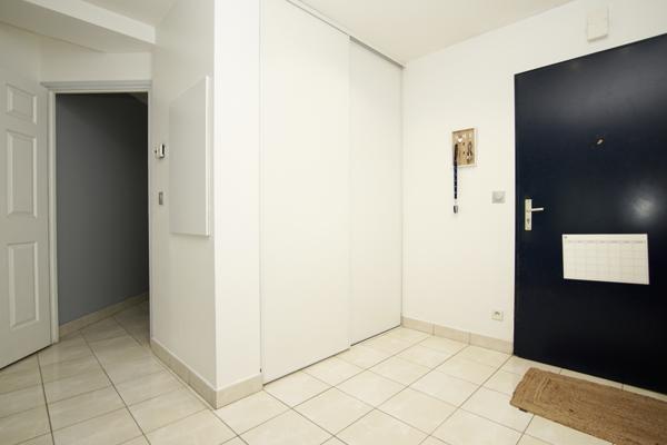 Maison F4 rez-de-jardin, 2 chambres, terrain 160 m2 + parking et cave