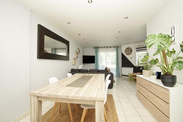 Maison F4 rez-de-jardin, 2 chambres, terrain 160 m2 + parking et cave