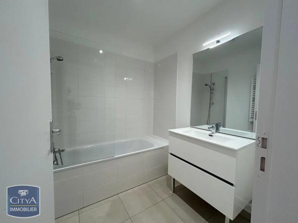 Appartement à louer 2 pièces 44.76m² Dole (39100)