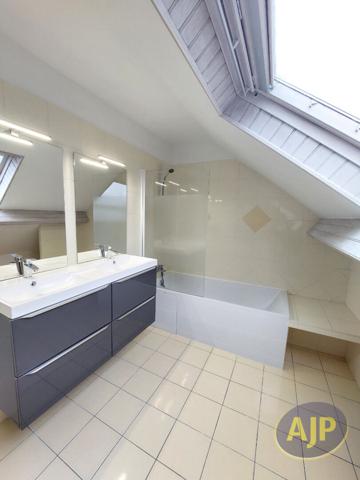 Location maison Nantes : 2 022 € - AJP Immobilier Nantes Rond-Point de Rennes