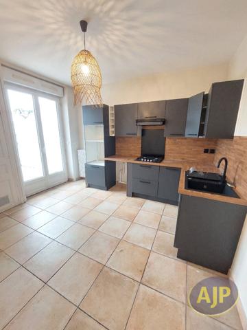 Location maison Nantes : 2 022 € - AJP Immobilier Nantes Rond-Point de Rennes