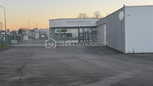 Local d'activités de 1 500 m²