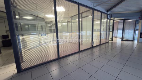 Local d'activités de 1 500 m²