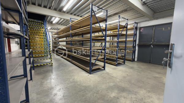 Local d'activités de 1 500 m²