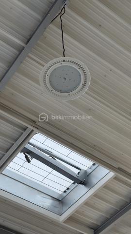 Local d'activités de 1 500 m²