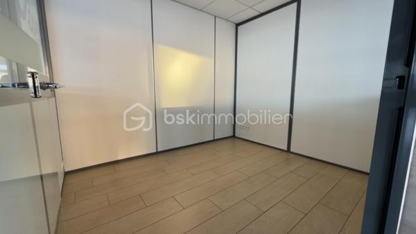 Local d'activités de 1 500 m²