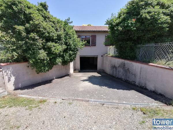 Montauban - Maison de Type 4 superficie de 90 m² sur une parcelle de 2535 m² - sous-sol avec garage de 45 m²
