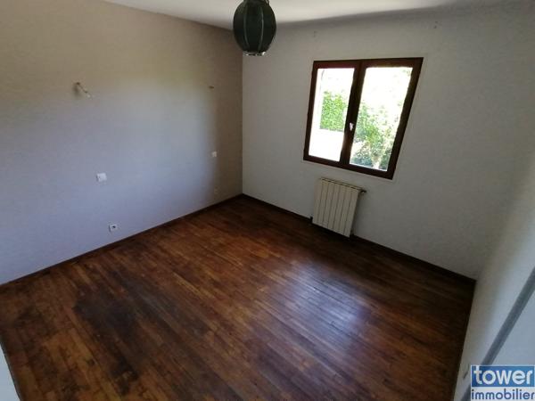 Montauban - Maison de Type 4 superficie de 90 m² sur une parcelle de 2535 m² - sous-sol avec garage de 45 m²
