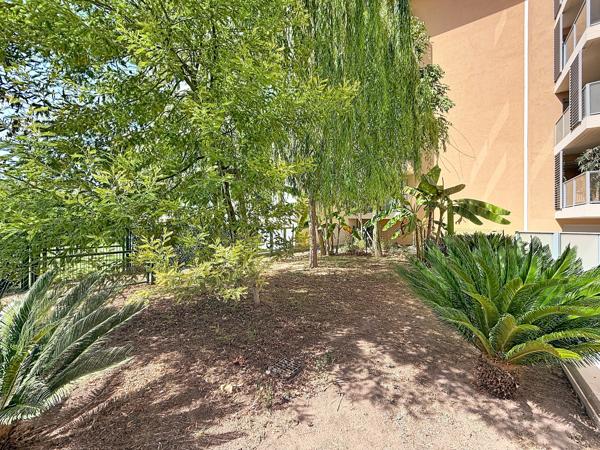 Juan les Pins - 2-3 pièces 50m2 - Rez-de-jardin 100m2 - Stationnement