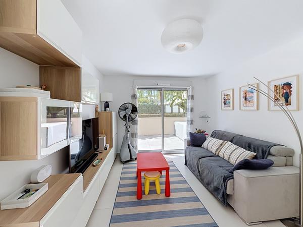 Juan les Pins - 2-3 pièces 50m2 - Rez-de-jardin 100m2 - Stationnement