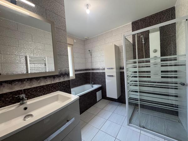 Maison à PERDREAUVILLE, 78200 - 6 pièces 102m²