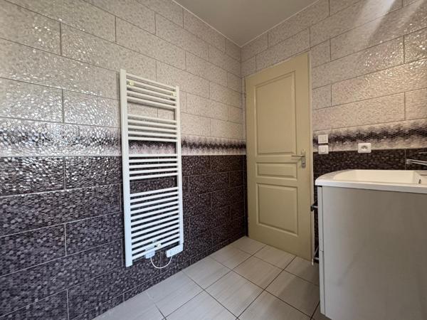 Maison à PERDREAUVILLE, 78200 - 6 pièces 102m²