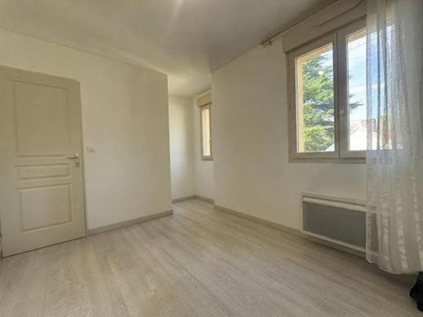 Maison à PERDREAUVILLE, 78200 - 6 pièces 102m²