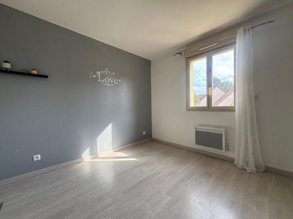 Maison à PERDREAUVILLE, 78200 - 6 pièces 102m²