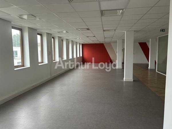 Bureau location vente Roubaix site indépendant sur parcelle de 15000 m2