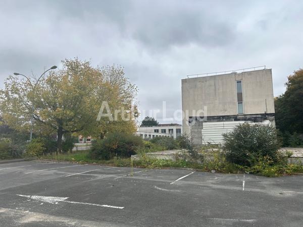 Bureau location vente Roubaix site indépendant sur parcelle de 15000 m2
