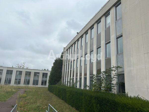 Bureau location vente Roubaix site indépendant sur parcelle de 15000 m2