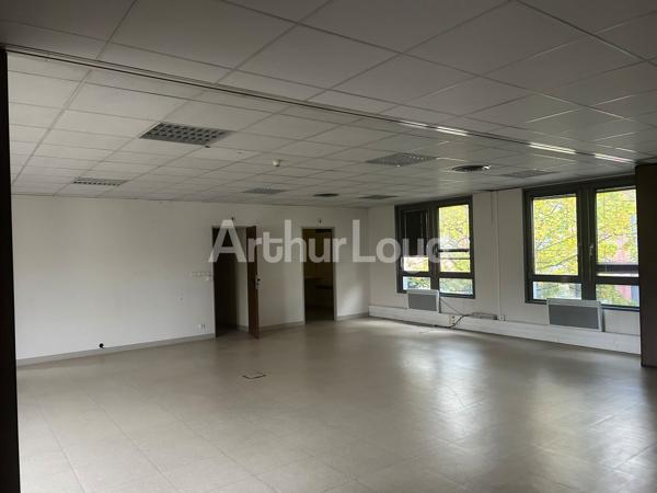 Bureau location vente Roubaix site indépendant sur parcelle de 15000 m2