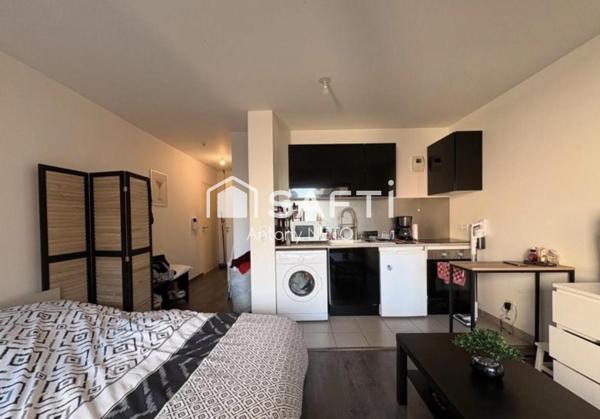 A vendre, superbe studio sur Bordeaux, 25 m² avec parking, terrasse, ascenseur.