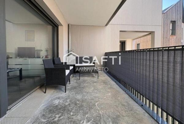 A vendre, superbe studio sur Bordeaux, 25 m² avec parking, terrasse, ascenseur.