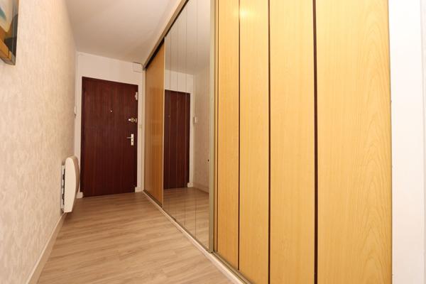 Appartement T3 de 74 m² avec VUE MER, garage fermé, deux places de stationnement et cave