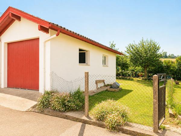 Appartement Hasparren 5 pièce(s) 115 m2 avec jardin privatif, garage fermé et grande cave Hasparren
