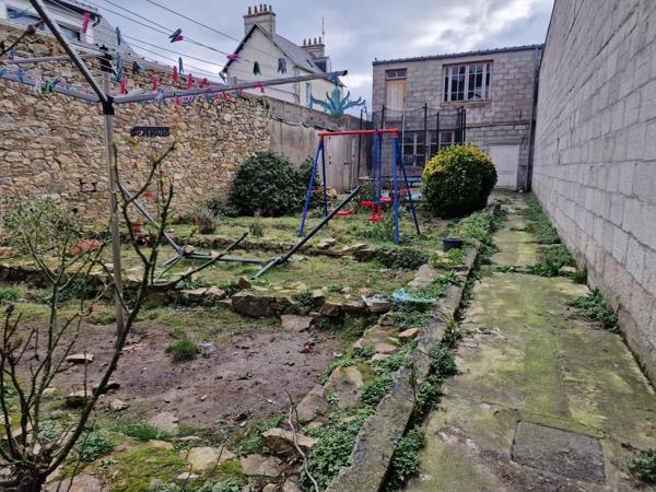 Immeuble de rapport en plein cœur de Saint Pol de Léon – Fort potentiel et belle rentabilité !