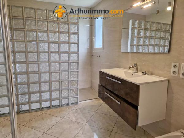 Vente                                                      Propriété
                        
                     6 pièces                      173 m2                     à Léran