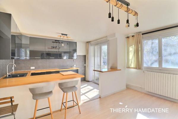 COEUR CENTRE VILLE -GARE - TRES BEL APPARTEMENT VOLUME EXEPTIONNEL 115M2 SEJOUR CUISINE AMERICAINE 50M2 -3 CHAMBRES