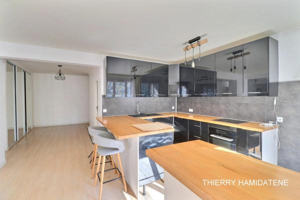 COEUR CENTRE VILLE -GARE - TRES BEL APPARTEMENT VOLUME EXEPTIONNEL 115M2 SEJOUR CUISINE AMERICAINE 50M2 -3 CHAMBRES