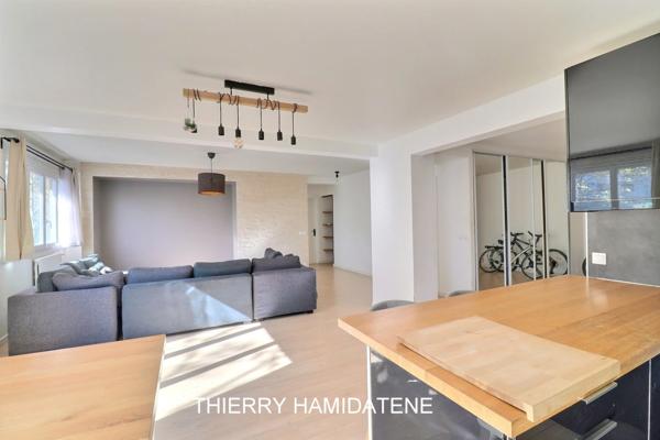 COEUR CENTRE VILLE -GARE - TRES BEL APPARTEMENT VOLUME EXEPTIONNEL 115M2 SEJOUR CUISINE AMERICAINE 50M2 -3 CHAMBRES