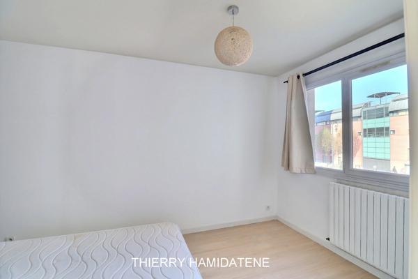COEUR CENTRE VILLE -GARE - TRES BEL APPARTEMENT VOLUME EXEPTIONNEL 115M2 SEJOUR CUISINE AMERICAINE 50M2 -3 CHAMBRES