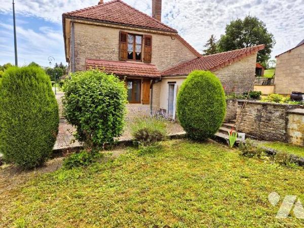 Entre Vignes et forêts, sur la commune de Cunfin, proche sortie d'autoroute A5, venez découvrir...