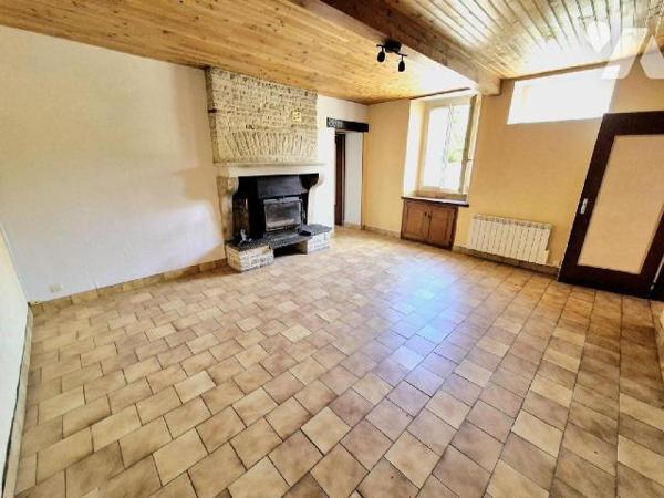 Entre Vignes et forêts, sur la commune de Cunfin, proche sortie d'autoroute A5, venez découvrir...