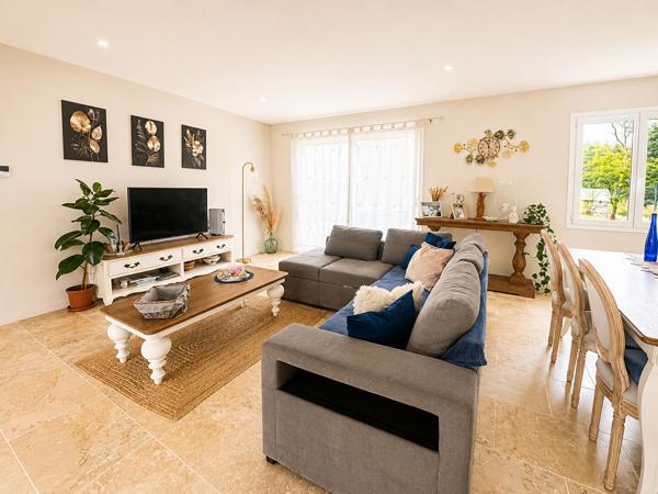 Maison Fontaine Le Comte 4 pièce(s) 113 m2