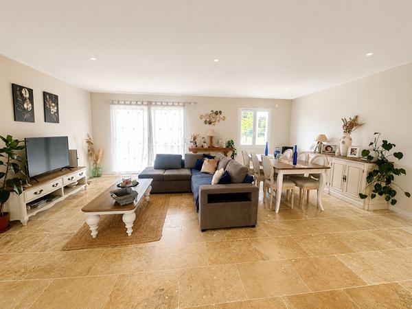 Maison Fontaine Le Comte 4 pièce(s) 113 m2