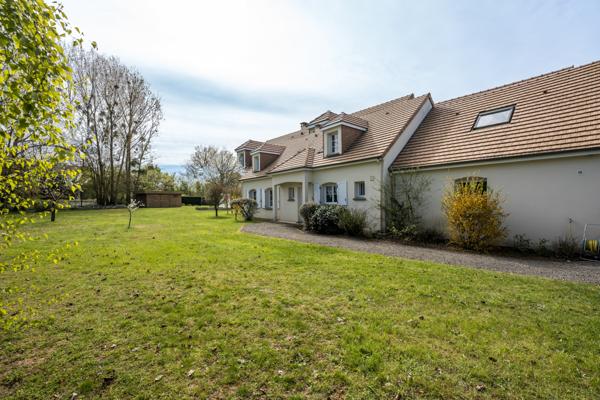 SUPERBE PAVILLON A ROEZE SUR SARTHE