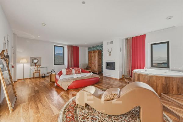 Château de Savoie, sentinelle historique entre Albertville et Chambéry.