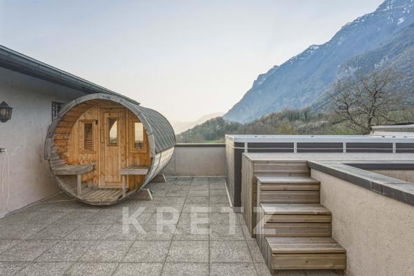 Château de Savoie, sentinelle historique entre Albertville et Chambéry.